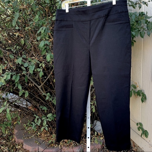 Alfred Dunner Black Slack Cropped Bottoms | 12 - Picture 4 of 5